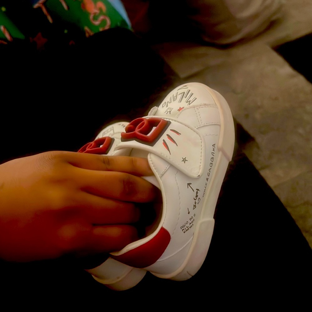 I’mSellingMyDaughtersDolceAndGabbanaSneakersOnlyWornAFewTimeGreat Condition.